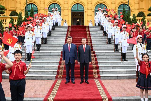 信用平台出租
_图集|越共中央总书记苏林为习近平举行欢迎仪式