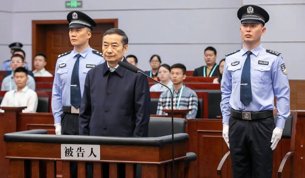 皇冠信用平台出租出售_在丽江市市长、昆明市市长、玉溪市委书记、云南省副省长等职上皇冠信用平台出租出售,张祖林收受1.22亿,被判无期!