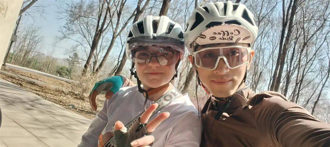 西班牙甲组联赛_外卖小伙结识美籍幼师5个月闪婚:一句话俘获芳心西班牙甲组联赛,没花一分彩礼