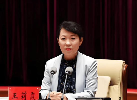 如何代理皇冠信用网_正部级美女大员被查!千万华服堆满多套住宅如何代理皇冠信用网,化妆团队提前数小时待命~