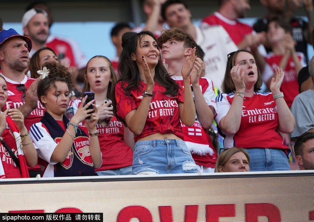 英格兰超级联赛
_阿森纳2-0利兹联:战术解析与半场数据深度剖析英格兰超级联赛
,萨卡与廷伯的绝妙配合!