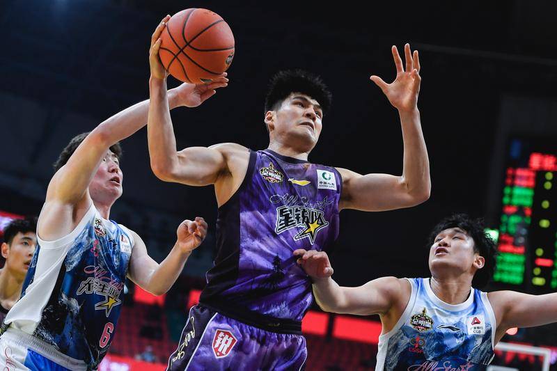 法国甲组联赛
_曝陈国豪接近转会广东宏远 送还王少杰+惊人转会费