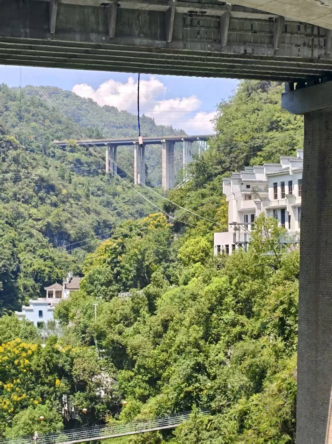 法國甲組聯賽
_湖北宜昌一景区蹦极绳疑断开游客坠入水中法國甲組聯賽
,目击者称看到水里有血迹,当地:无生命危险