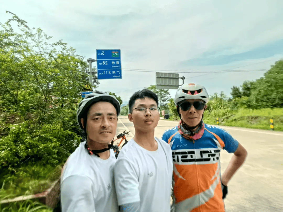 北海道札幌冈萨多vs RB大宫松鼠
_15岁儿子考上高中北海道札幌冈萨多vs RB大宫松鼠
,41岁湖南爸爸奖励他千公里骑行,花了10天从东莞骑回怀化,一路被好心人投喂