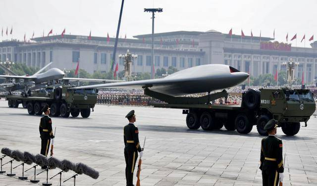 京都不死鸟vs冈山绿雉_憋了几个小时京都不死鸟vs冈山绿雉,外媒锐评九三阅兵:中国武器看着强,但没打过实战