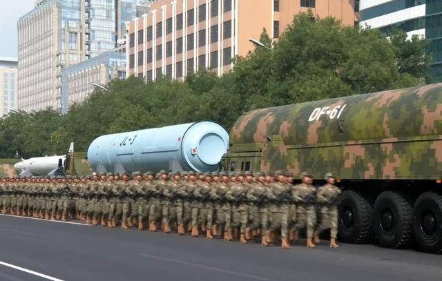 京都不死鸟vs冈山绿雉_憋了几个小时京都不死鸟vs冈山绿雉,外媒锐评九三阅兵:中国武器看着强,但没打过实战