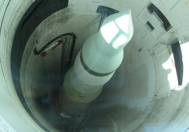 京都不死鸟vs冈山绿雉_憋了几个小时京都不死鸟vs冈山绿雉,外媒锐评九三阅兵:中国武器看着强,但没打过实战