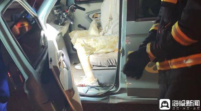 丹麦vs苏格兰賽事_山东德州:两车相撞致一人被困 消防员火速破拆一分钟救出