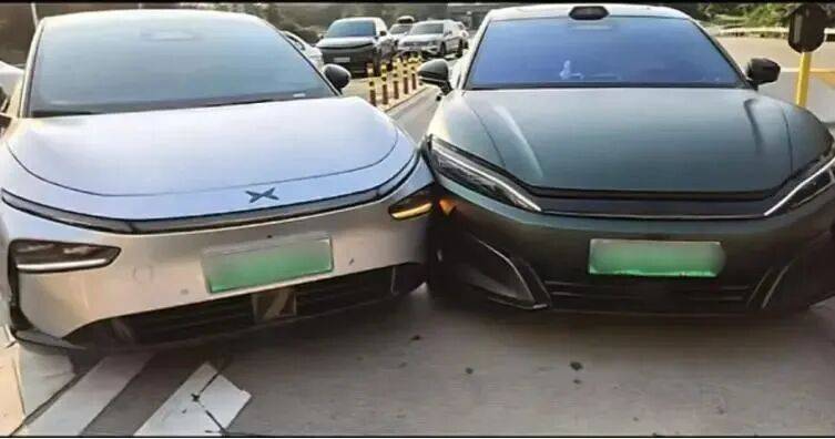 SSG登陆者Vs NC恐龙_高速出口被蹭ETCSSG登陆者Vs NC恐龙,车主直接撞上去!责任怎么算?