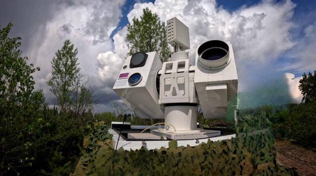 保德比斯基vs胡特尼克_9·3阅兵刚结束保德比斯基vs胡特尼克,沙特抱怨中国激光武器不行,这是看上更好的了?