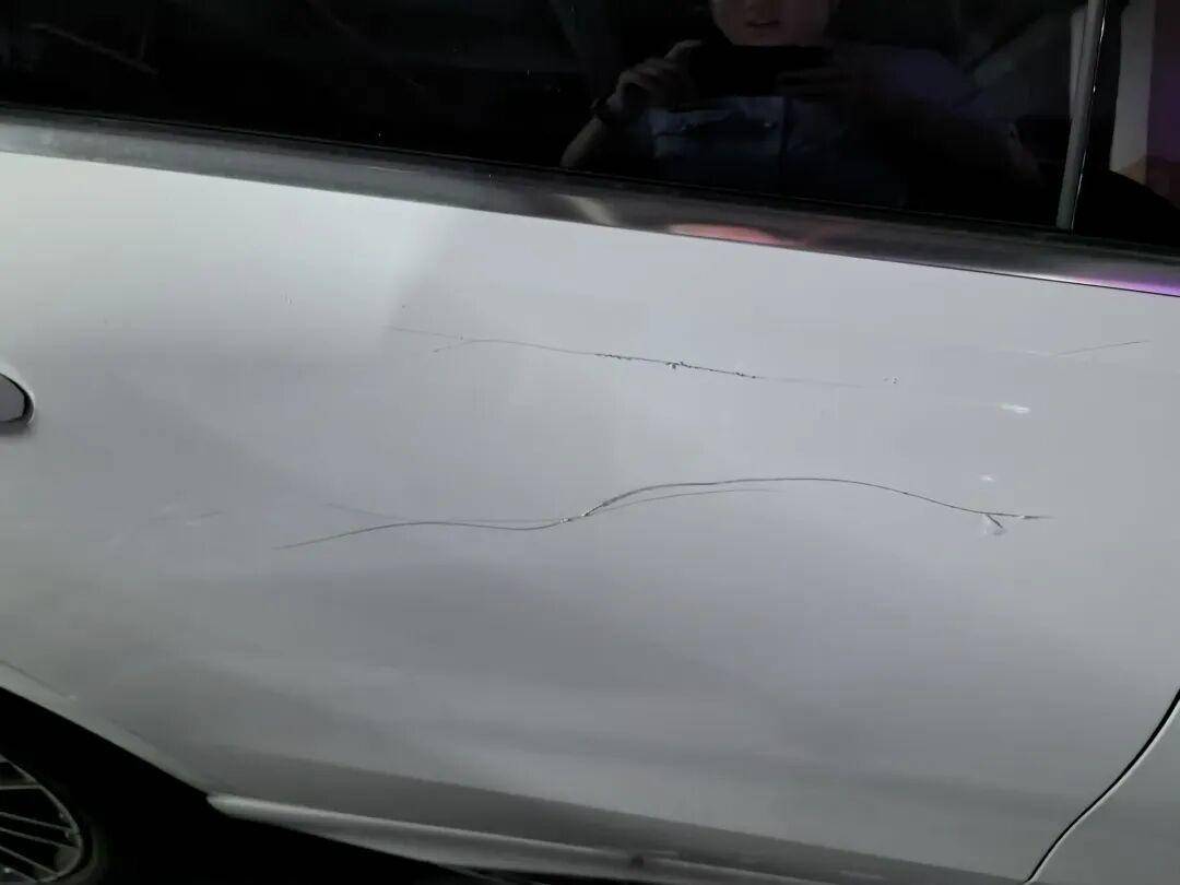 川崎前锋vs 浦和红钻_女子用铁片将邻居奔驰车划开数个口子川崎前锋vs 浦和红钻,被采取刑事强制措施 双方曾因车门磕碰发生口角