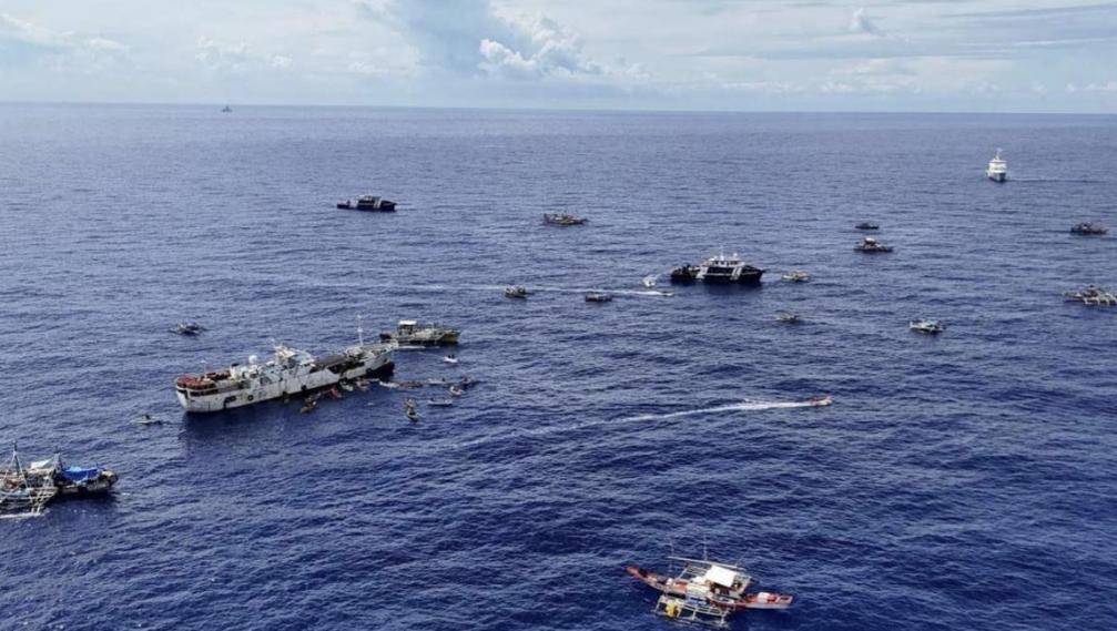 以色列超级联赛_实弹警告真管用!054A黄岩岛出手以色列超级联赛,菲船停在30海里外,不敢越雷池一步