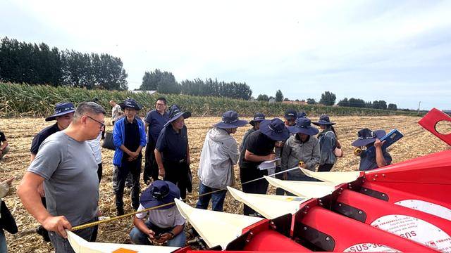 皇冠信用網_全国26家实验室参与皇冠信用網!由雷沃支持的这场“田间论剑”举行