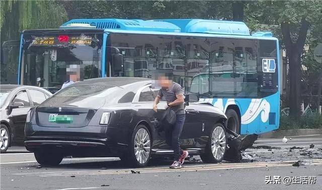 如何找当地皇冠代理_知名车评人陈震开劳斯莱斯发生车祸?交警:事故发生在下午3时许如何找当地皇冠代理,正处理中
