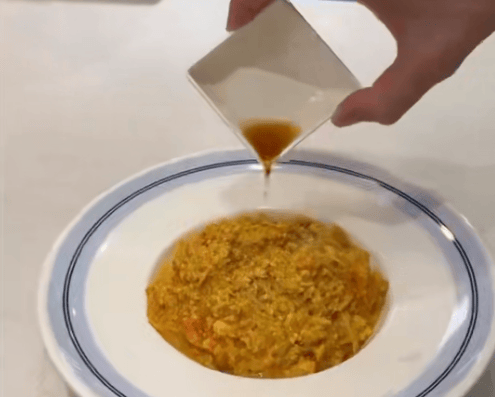 足球外盘在哪买_知名男歌手突然现身陌生人婚礼足球外盘在哪买,并随礼999元!