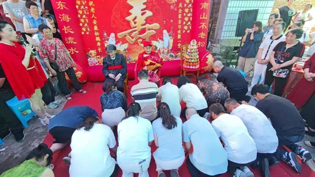 皇冠信用盘账号开通_重庆103岁哥哥参加100岁弟弟生日宴皇冠信用盘账号开通,家人:他俩粗茶淡饭从不挑食,家族有长寿基因