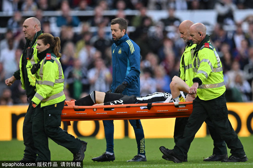 皇冠足球平台代理_阿森纳酋长球场扩建计划:20周年之际的新挑战与机遇