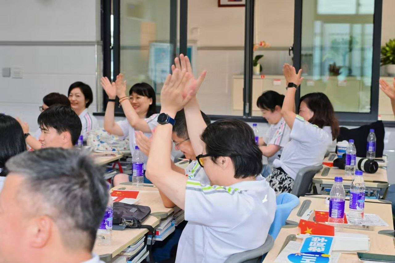 nba季后赛2025时间_那个让老师骄傲的“调皮”班级!30年同学聚会nba季后赛2025时间,还伴有一封来自贵州的感谢信