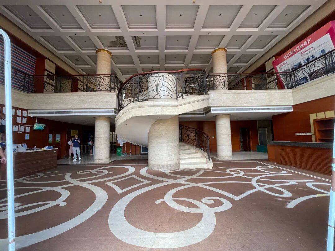 皇冠信用网足球代理_3256平米别墅288万起拍皇冠信用网足球代理,单价不到900元,内景配置曝光,目前0人报名;拍卖商回应:在开发商名下,想通过拍卖吸引更多人参与