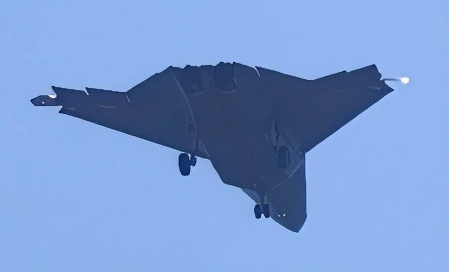 皇冠信用网出租
_无空速管皇冠信用网出租
,疑似第二架歼-50:美国精神胜利法,新六代机东亚决战