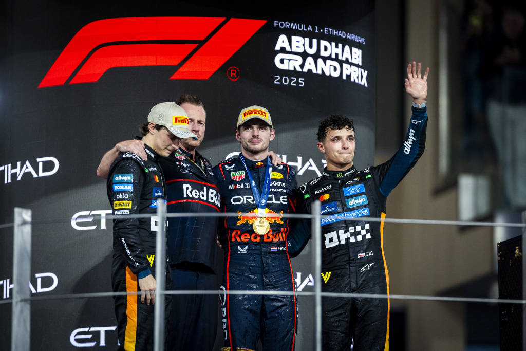 比利时足球_诺里斯首夺F1车手总冠军比利时足球,维斯塔潘虽败犹荣