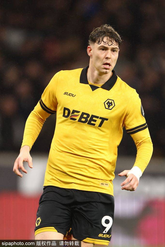 乌兹别克斯坦足球_芒特的无球贡献:曼联新星如何在场上默默改变比赛格局乌兹别克斯坦足球?